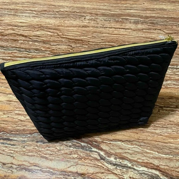 Juicy Couture - Picture 3 of 3